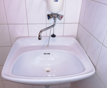 Aktuality / Projekt - Oprava časti vnútorných priestorov kultúrneho domu - toalety - foto