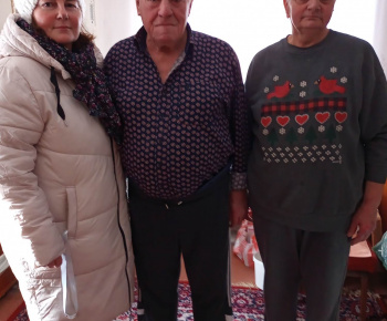 aktuality / Koľko lásky sa zmestí do krabice od topánok - foto
