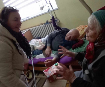 aktuality / Koľko lásky sa zmestí do krabice od topánok - foto