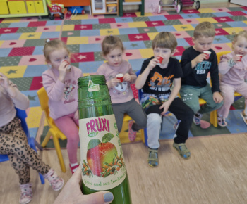 aktuality / Ochutnávka čerstvého ovocia a 100% štiav - foto