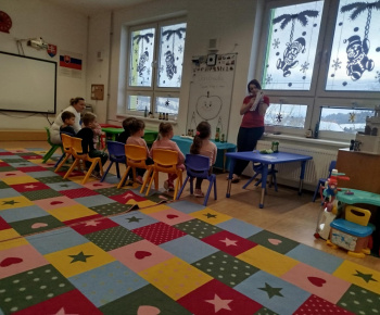 aktuality / Ochutnávka čerstvého ovocia a 100% štiav - foto