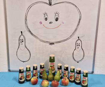 aktuality / Ochutnávka čerstvého ovocia a 100% štiav - foto